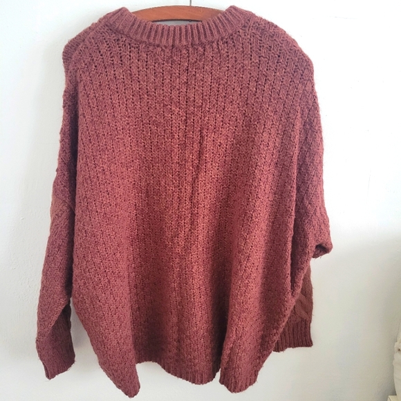 Ecote Oversized Sweater - Picture 4 of 5